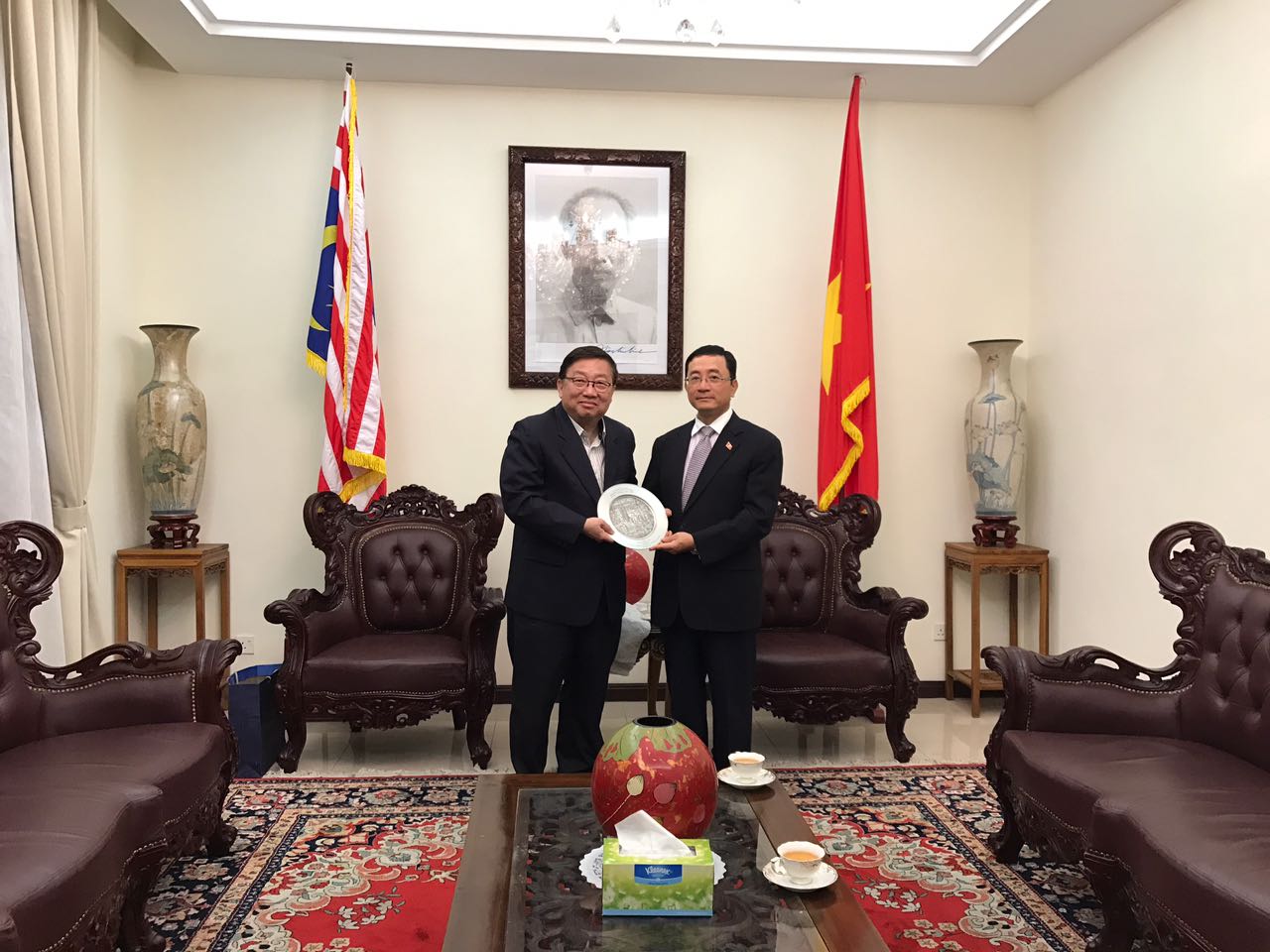 Courtesy visit to Ex-Vietnam Ambassador5