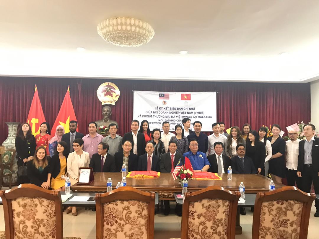 MVCC & VMBIZ signing MOU held on 14 Nov 2018 (Vietnam Embassy) 13