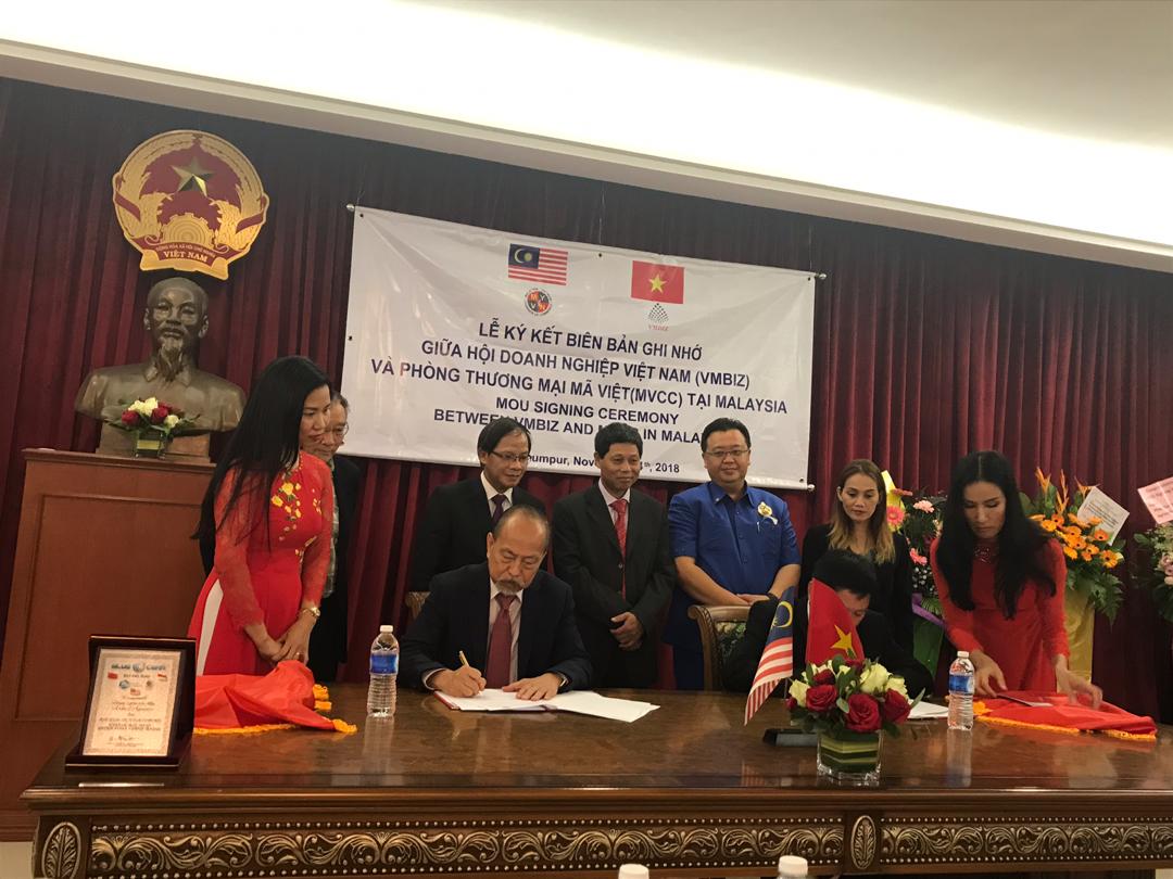 MVCC & VMBIZ signing MOU held on 14 Nov 2018 (Vietnam Embassy) 31